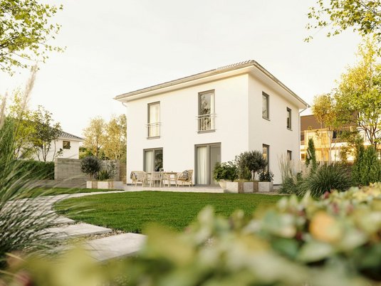 Das Stadthaus Flair 124 Das Stadthaus Flair 124 mit Blick vom Garten auf das Haus und Terrasse