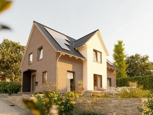 Ein modernes Lichthaus 152 mit großen Fensterflächen, wie es im Baugebiet Schönwalde am Bungsberg gebaut werden kann, für lichtdurchflutetes Wohnen.