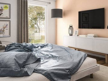 Modernes Schlafzimmer mit Wohlfühlatmosphäre Modernes Schlafzimmer mit grauem Bett, großem Fenster und Fernseher